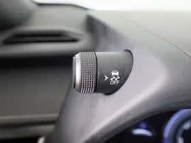 Lexus UX (2024) thumbnail 22
