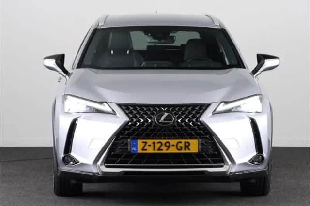 Lexus UX (2024) thumbnail 25