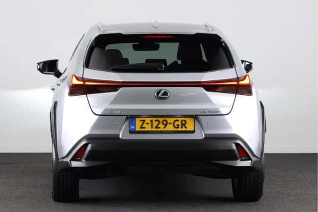 Lexus UX (2024) thumbnail 26