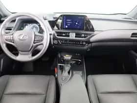 Lexus UX (2024) thumbnail 5