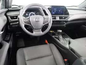 Lexus UX (2024) thumbnail 6