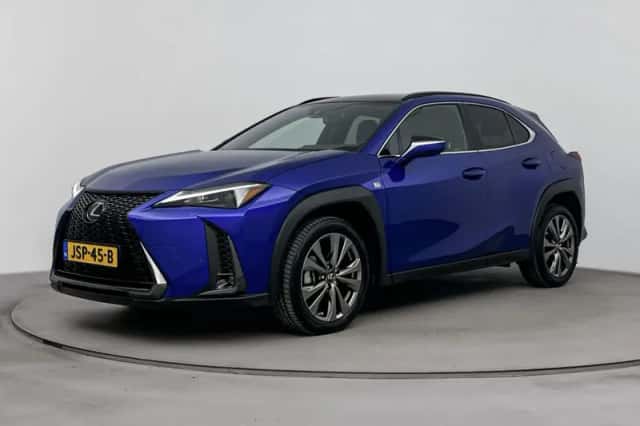 Lexus UX (2023)