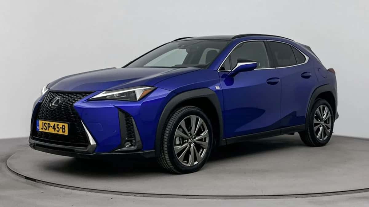 Lexus UX (2023) — foto 1