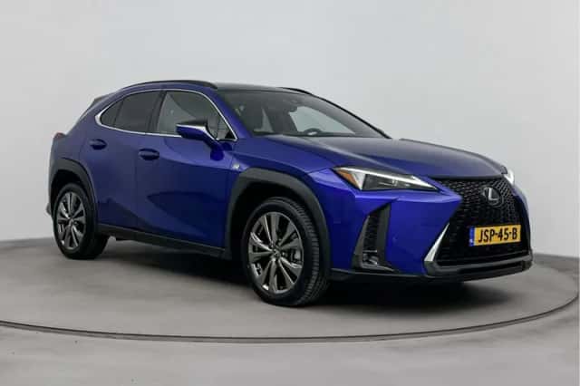 Lexus UX (2023) thumbnail 11