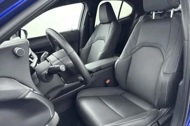 Lexus UX (2023) thumbnail 13