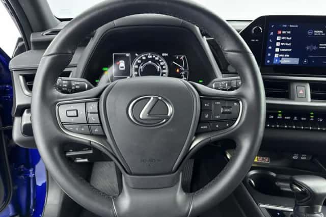 Lexus UX (2023) thumbnail 15