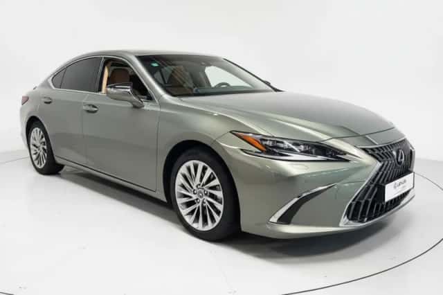 Lexus ES (2024) thumbnail 3