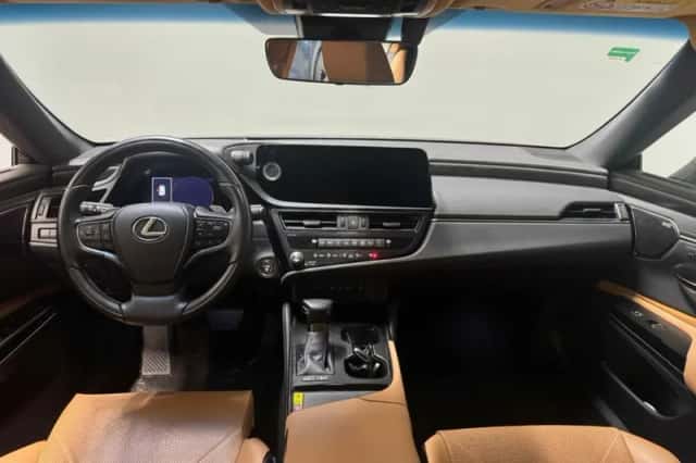 Lexus ES (2024) thumbnail 4
