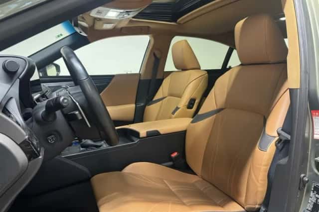 Lexus ES (2024) thumbnail 5