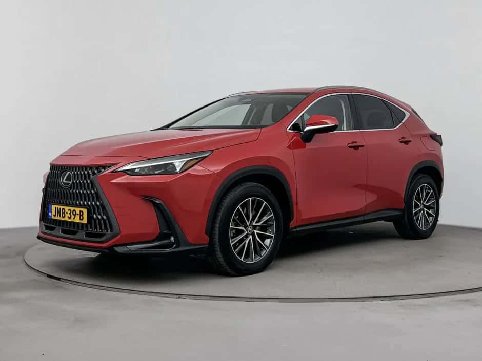 Lexus NX (2023) — foto 1