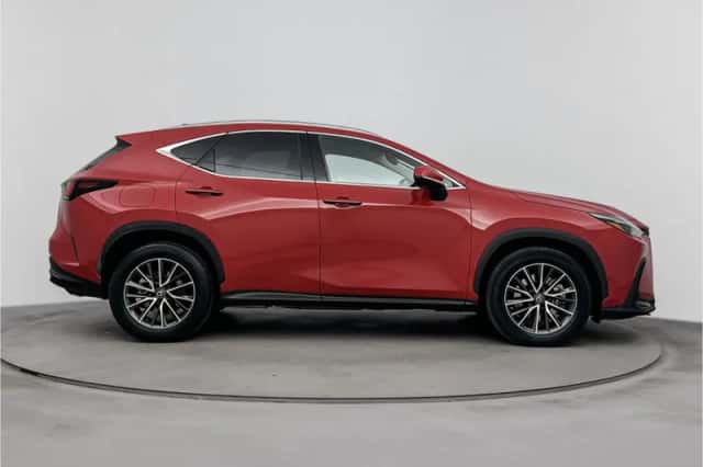 Lexus NX (2023) thumbnail 11