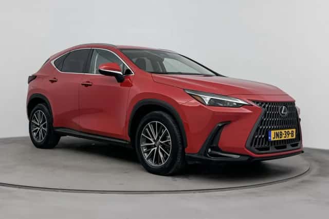 Lexus NX (2023) thumbnail 12