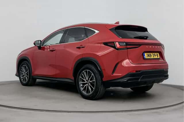 Lexus NX (2023) thumbnail 13