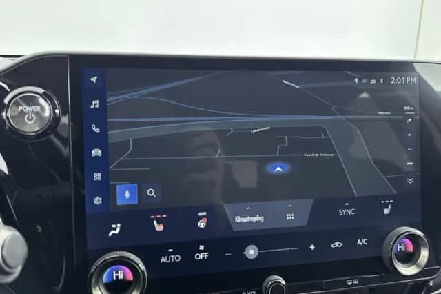 Lexus NX (2023) thumbnail 8