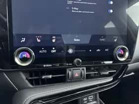 Lexus NX (2023) thumbnail 9