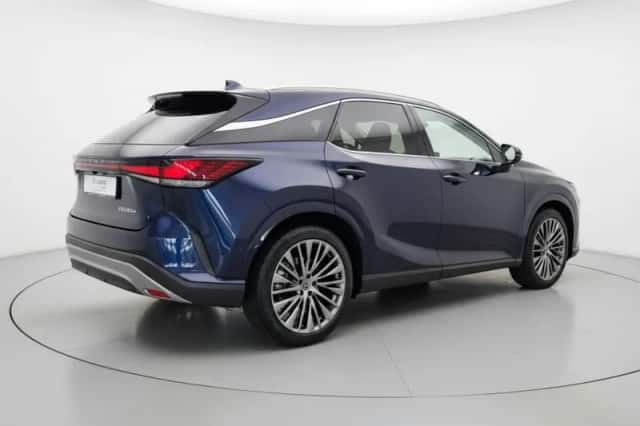 Lexus RX (2023) thumbnail 2