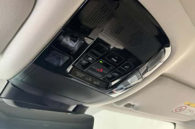 Lexus RX (2023) thumbnail 11