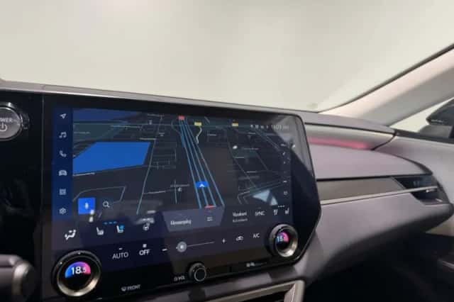 Lexus RX (2023) thumbnail 15