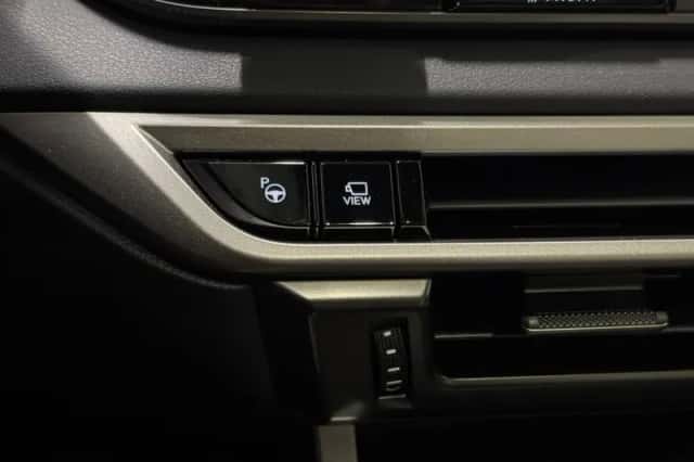 Lexus RX (2023) thumbnail 17