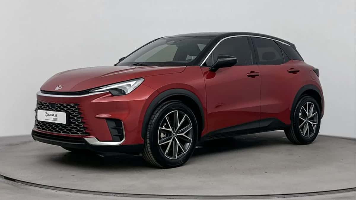Lexus LBX (2025) — foto 1