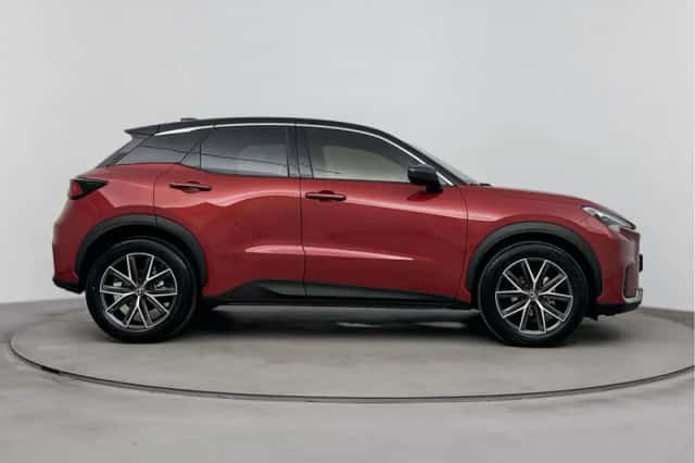 Lexus LBX (2025) thumbnail 11
