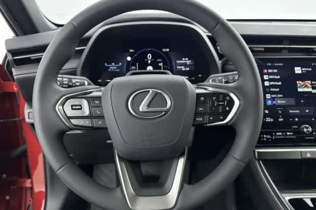 Lexus LBX (2025) thumbnail 17