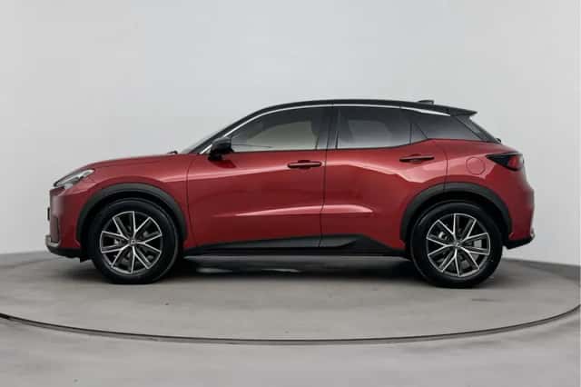 Lexus LBX (2025) thumbnail 3