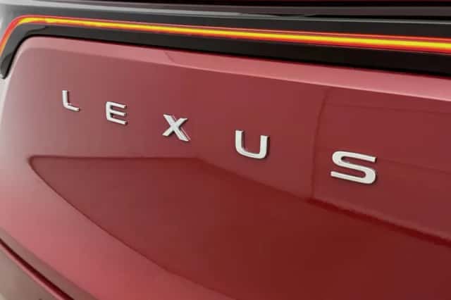 Lexus LBX (2025) thumbnail 28