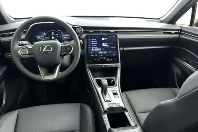 Lexus LBX (2025) thumbnail 4