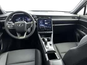 Lexus LBX (2025) thumbnail 4
