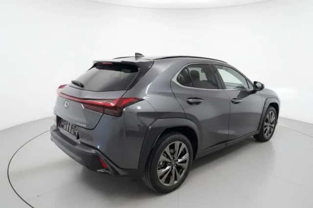 Lexus UX (2024) thumbnail 2
