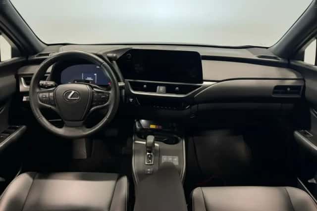 Lexus UX (2024) thumbnail 5