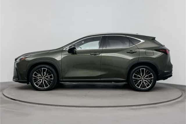 Lexus NX (2023) thumbnail 3