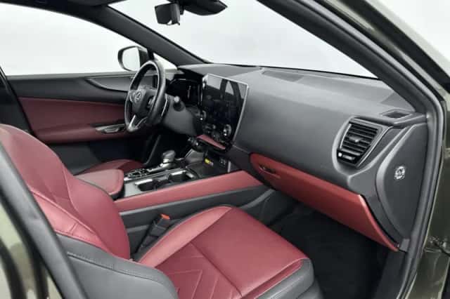 Lexus NX (2023) thumbnail 6