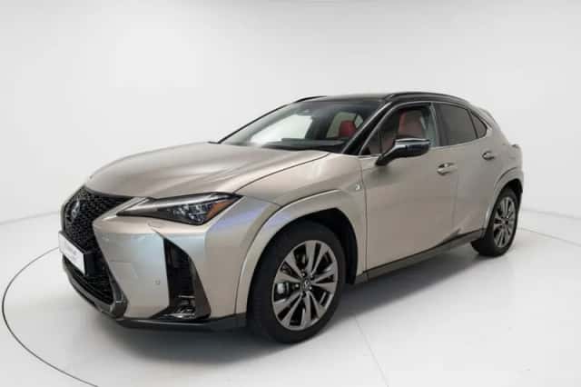 Lexus UX (2024)