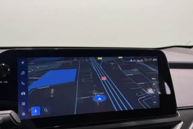 Lexus UX (2024) thumbnail 15