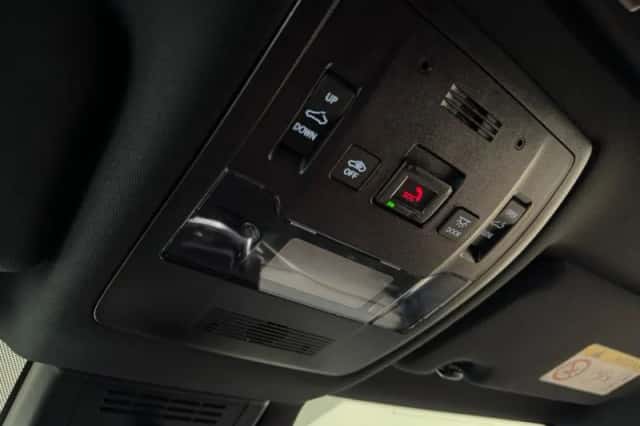 Lexus UX (2024) thumbnail 17