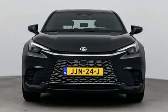 Lexus LBX (2024) thumbnail 18