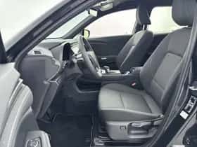 Lexus LBX (2024) thumbnail 7