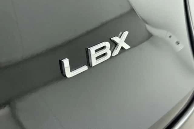 Lexus LBX (2024) thumbnail 9
