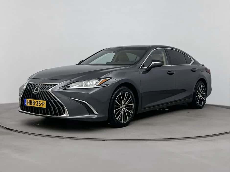 Lexus ES (2023) — foto 1