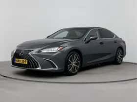 Lexus ES (2023)