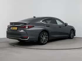 Lexus ES (2023) thumbnail 2