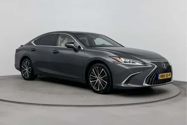 Lexus ES (2023) thumbnail 15
