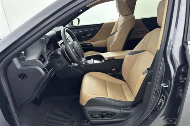 Lexus ES (2023) thumbnail 18