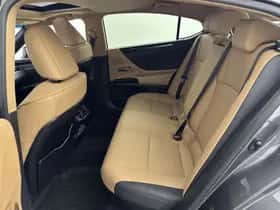Lexus ES (2023) thumbnail 19