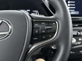 Lexus ES (2023) thumbnail 21