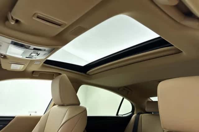 Lexus ES (2023) thumbnail 24