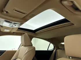 Lexus ES (2023) thumbnail 24