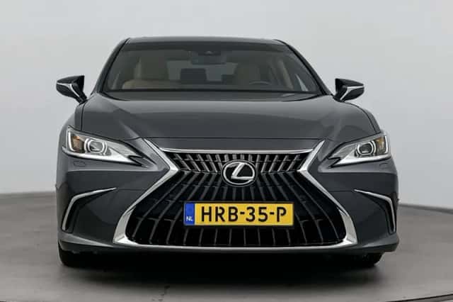 Lexus ES (2023) thumbnail 26